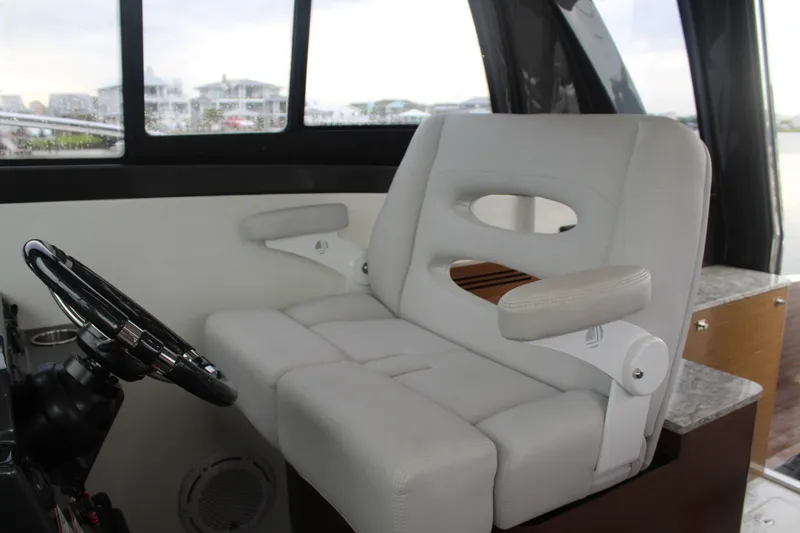 Slide: The Image of Ocean Alexander 45 DIVERGENCE COUPE 2021 - 34