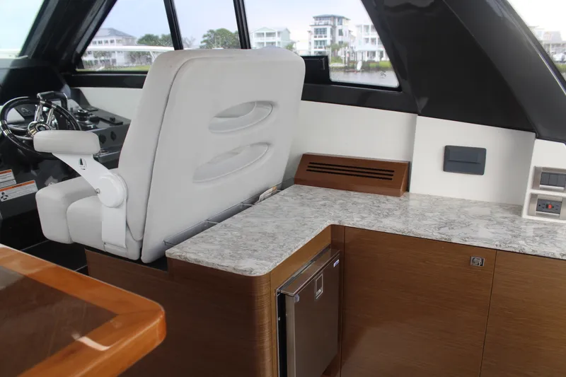 Slide: The Image of Ocean Alexander 45 DIVERGENCE COUPE 2021 - 36