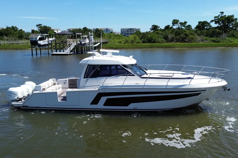 Slide: The Image of Ocean Alexander 45 DIVERGENCE COUPE 2021 - 8