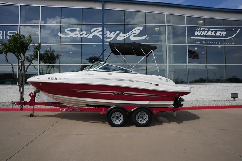 The Image of Sea Ray 200 Sundeck 2011 - undefined