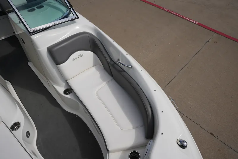 Slide: The Image of Sea Ray 200 Sundeck 2011 - 31