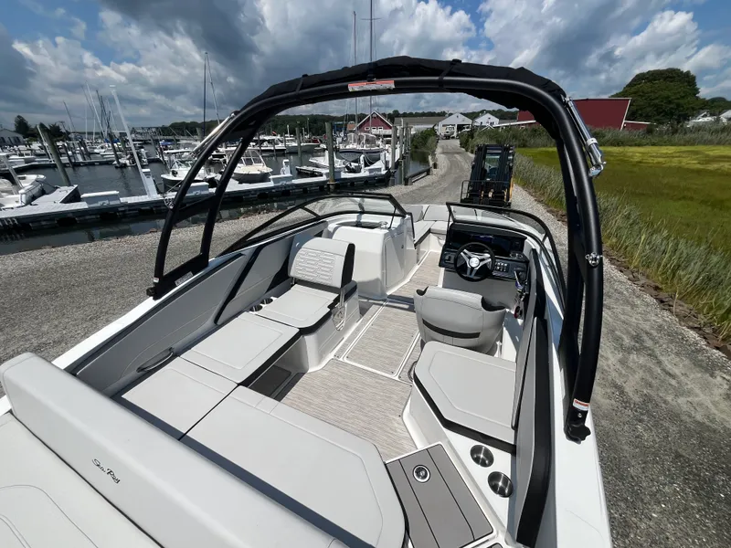Slide: The Image of Sea Ray SPX 210 Outboard 2026 - 4