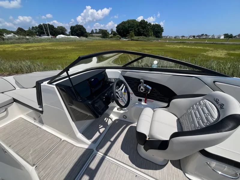 Slide: The Image of Sea Ray SPX 210 Outboard 2026 - 8