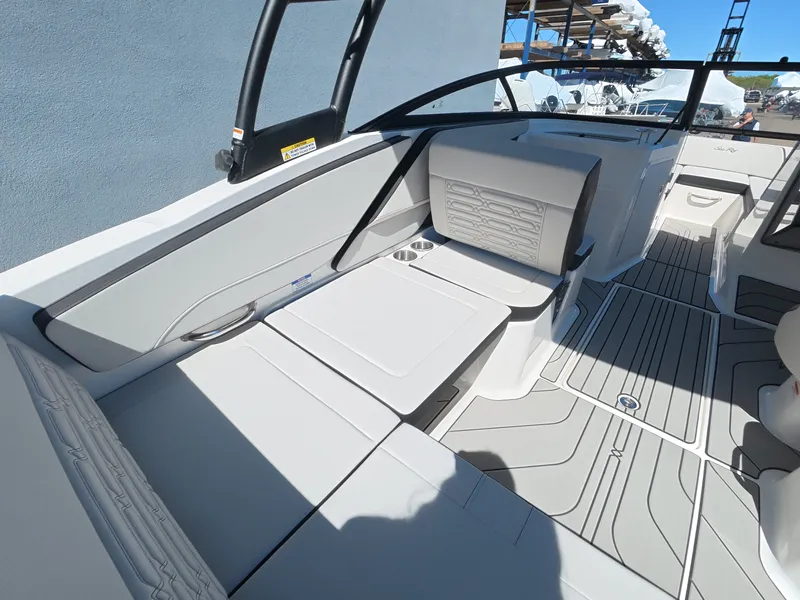 Slide: The Image of Sea Ray SPX 210 Outboard 2026 - 10