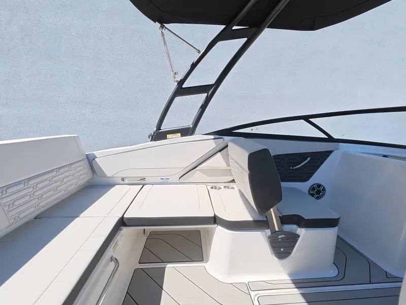 Slide: The Image of Sea Ray SPX 210 Outboard 2026 - 20