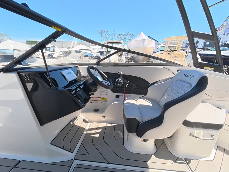 Slide: The Image of Sea Ray SPX 210 Outboard 2026 - 24