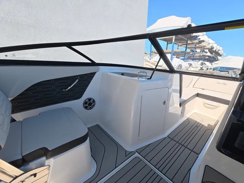 Slide: The Image of Sea Ray SPX 210 Outboard 2026 - 29