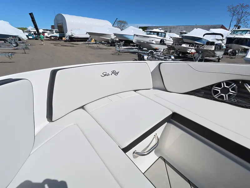 Slide: The Image of Sea Ray SPX 210 Outboard 2026 - 36