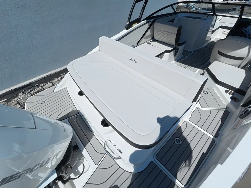 Slide: The Image of Sea Ray SPX 210 Outboard 2026 - 6