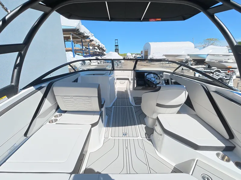 Slide: The Image of Sea Ray SPX 210 Outboard 2026 - 7