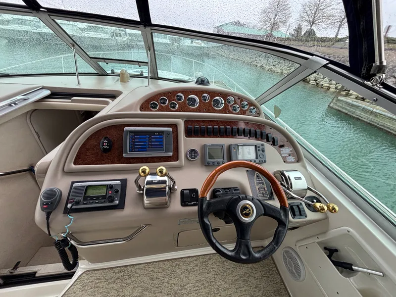 Slide: The Image of Sea Ray 310 SUNDANCER 2001 - 14