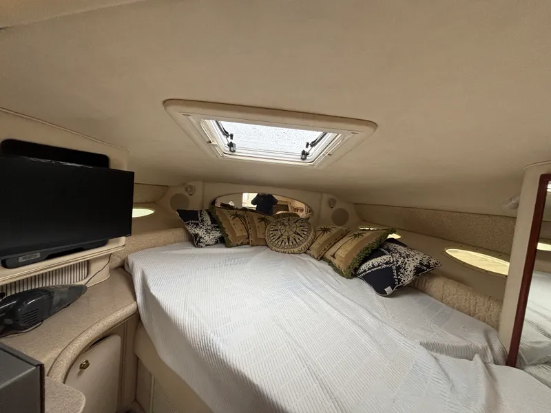 Slide: The Image of Sea Ray 310 SUNDANCER 2001 - 16