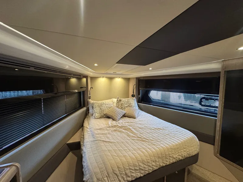Slide: The Image of Azimut 51 ATLANTIS 2019 - 11