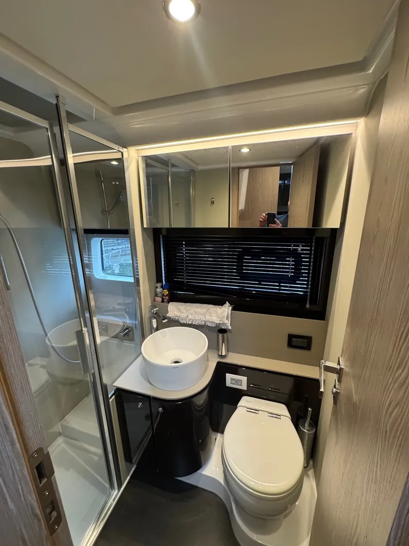 Slide: The Image of Azimut 51 ATLANTIS 2019 - 10