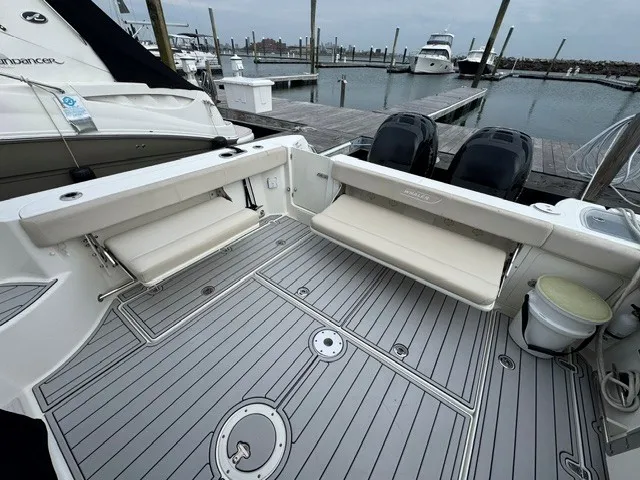 Slide: The Image of Boston Whaler 315 CONQUEST 2016 - 6