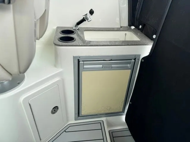 Slide: The Image of Boston Whaler 315 CONQUEST 2016 - 15