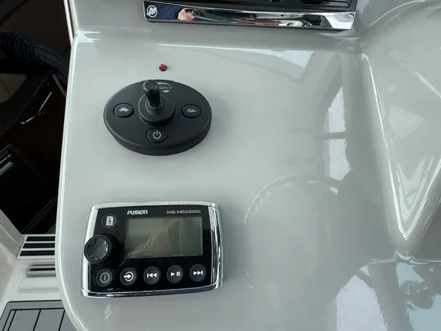 Slide: The Image of Boston Whaler 315 CONQUEST 2016 - 19