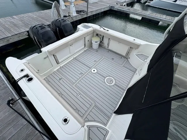 Slide: The Image of Boston Whaler 315 CONQUEST 2016 - 4