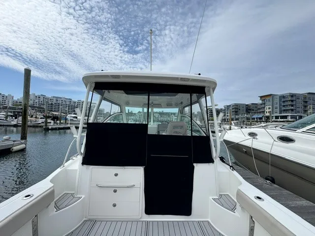Slide: The Image of Boston Whaler 315 CONQUEST 2016 - 10