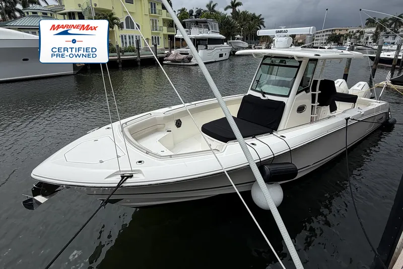 The Image of Boston Whaler 33 OUTRAGE 2023 - 0