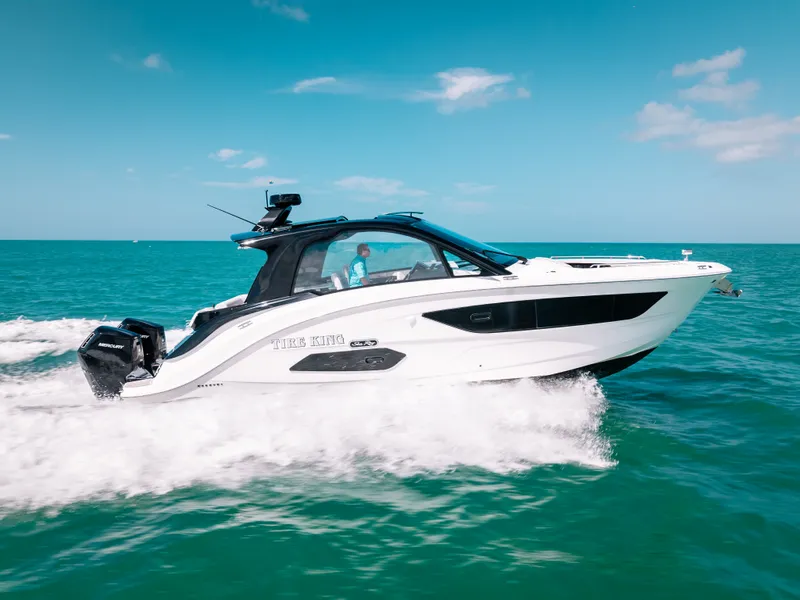 Slide: The Image of Sea Ray 370 DA OB 2025 - 25