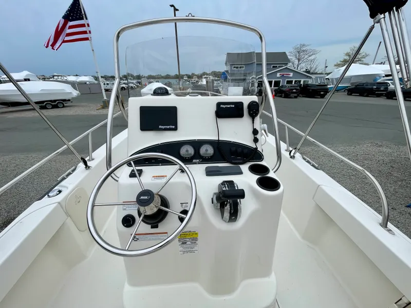 Slide: The Image of Boston Whaler 190 Outrage 2020 - 5