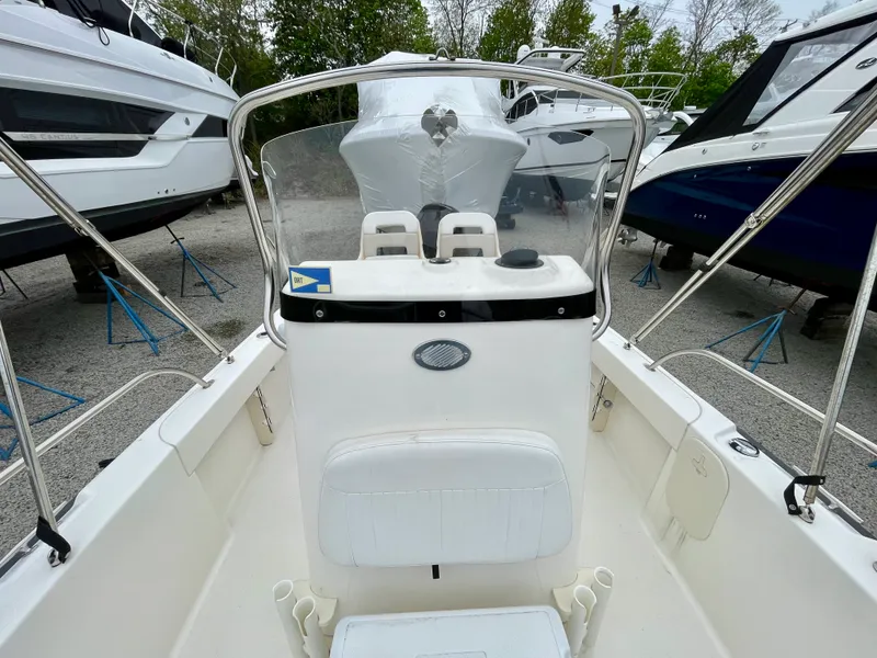 Slide: The Image of Boston Whaler 190 Outrage 2020 - 8