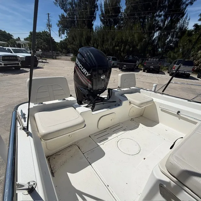 Slide: The Image of Boston Whaler 170 MONTAUK 2018 - 7