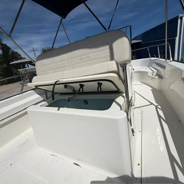 Slide: The Image of Boston Whaler 170 MONTAUK 2018 - 8