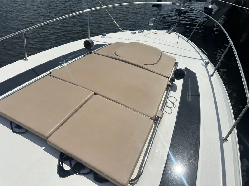 Slide: The Image of Sea Ray 350 SUNDANCER 2017 - 18