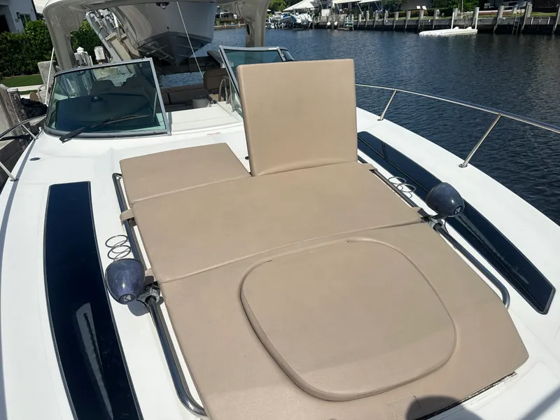 Slide: The Image of Sea Ray 350 SUNDANCER 2017 - 19