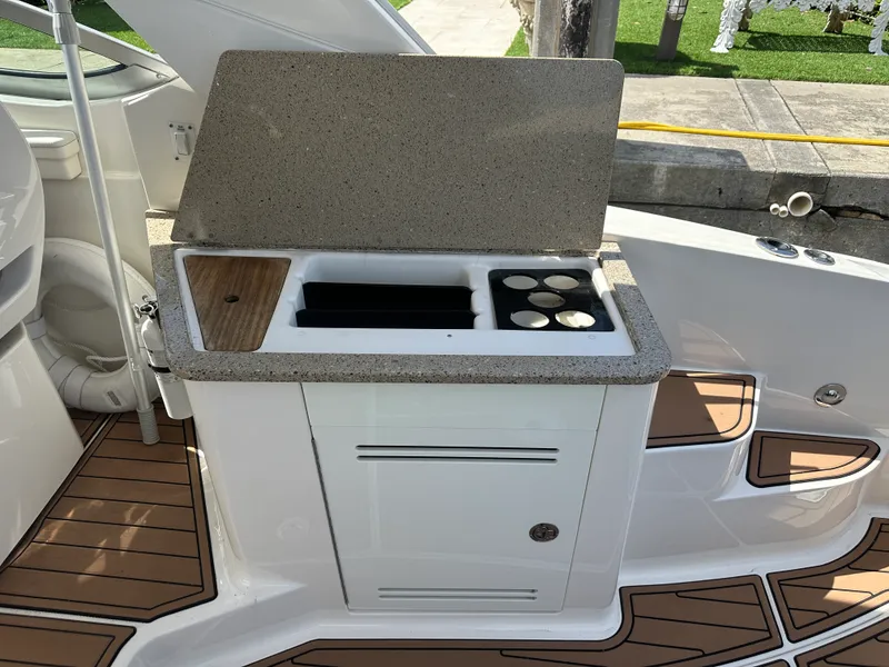 Slide: The Image of Sea Ray 350 SUNDANCER 2017 - 23