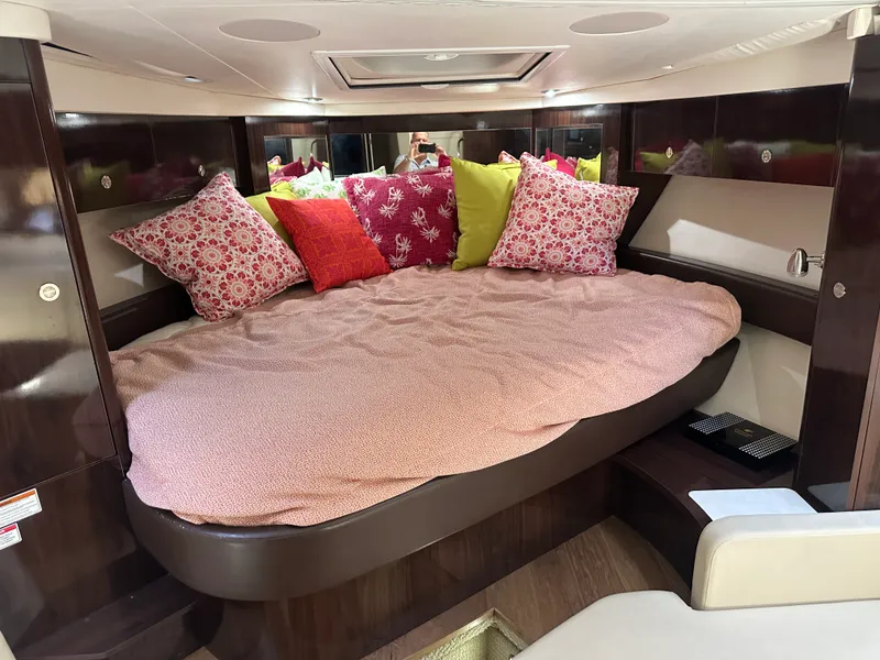 Slide: The Image of Sea Ray 350 SUNDANCER 2017 - 30