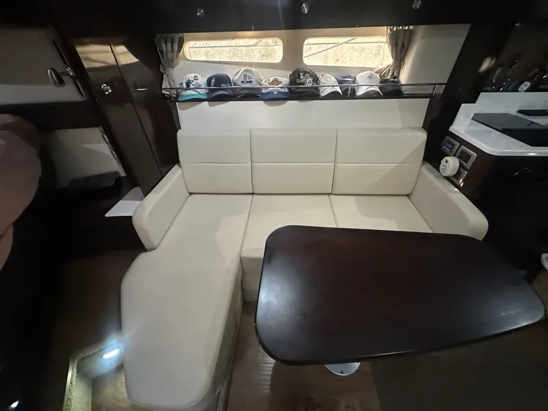 Slide: The Image of Sea Ray 350 SUNDANCER 2017 - 31