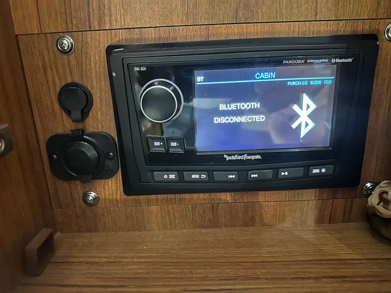 Slide: The Image of Sea Ray 350 SUNDANCER 2017 - 33