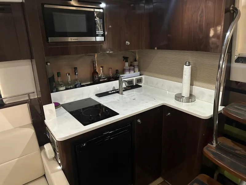 Slide: The Image of Sea Ray 350 SUNDANCER 2017 - 34