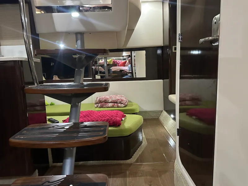 Slide: The Image of Sea Ray 350 SUNDANCER 2017 - 37