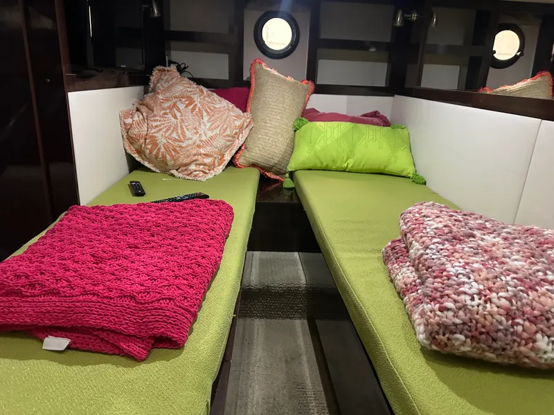 Slide: The Image of Sea Ray 350 SUNDANCER 2017 - 39