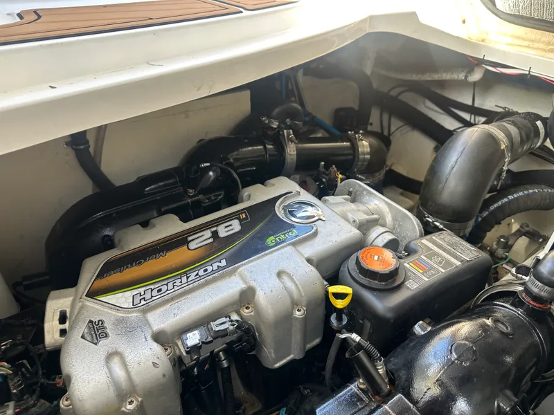 Slide: The Image of Sea Ray 350 SUNDANCER 2017 - 49