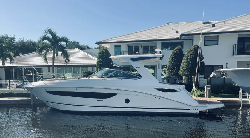 Slide: The Image of Sea Ray 350 SUNDANCER 2017 - 3