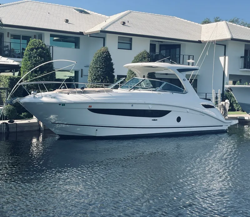 Slide: The Image of Sea Ray 350 SUNDANCER 2017 - 2