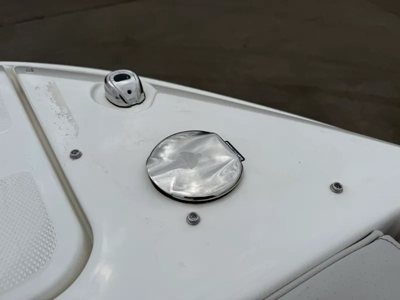 Slide: The Image of Sea Ray 350 SLX 2026 - 50