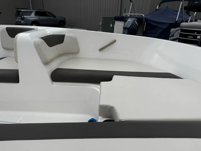 Slide: The Image of Bayliner ELEMENT E16 2019 - 7