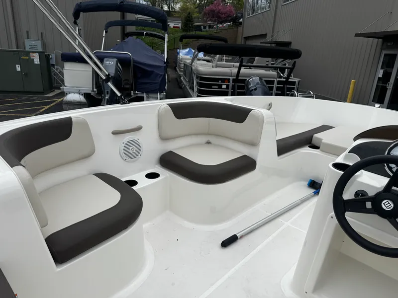 Slide: The Image of Bayliner ELEMENT E16 2019 - 8