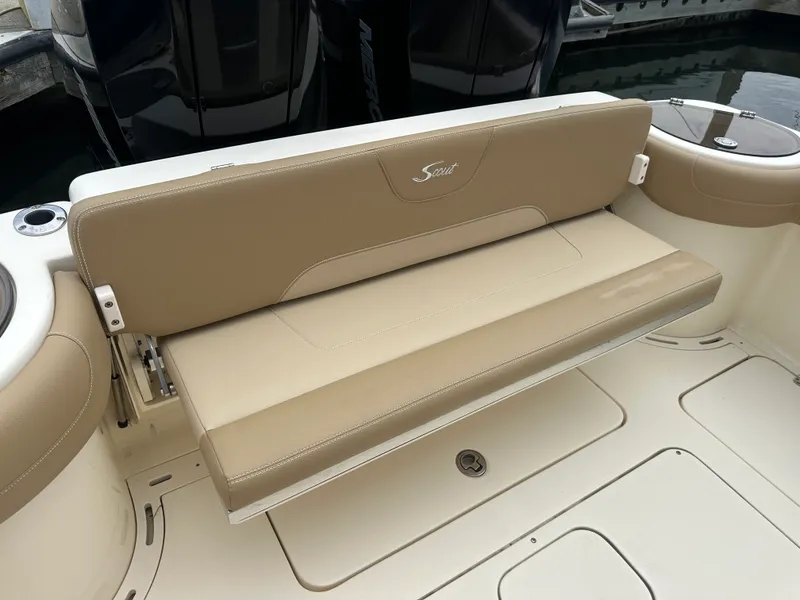 Slide: The Image of Scout 275 LXF 2019 - 12