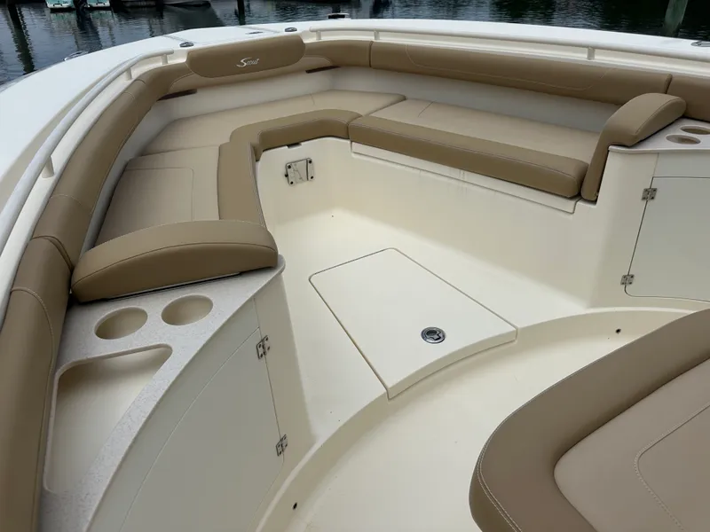 Slide: The Image of Scout 275 LXF 2019 - 14