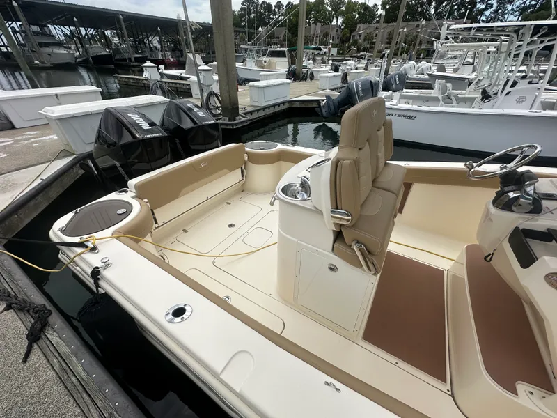 Slide: The Image of Scout 275 LXF 2019 - 4