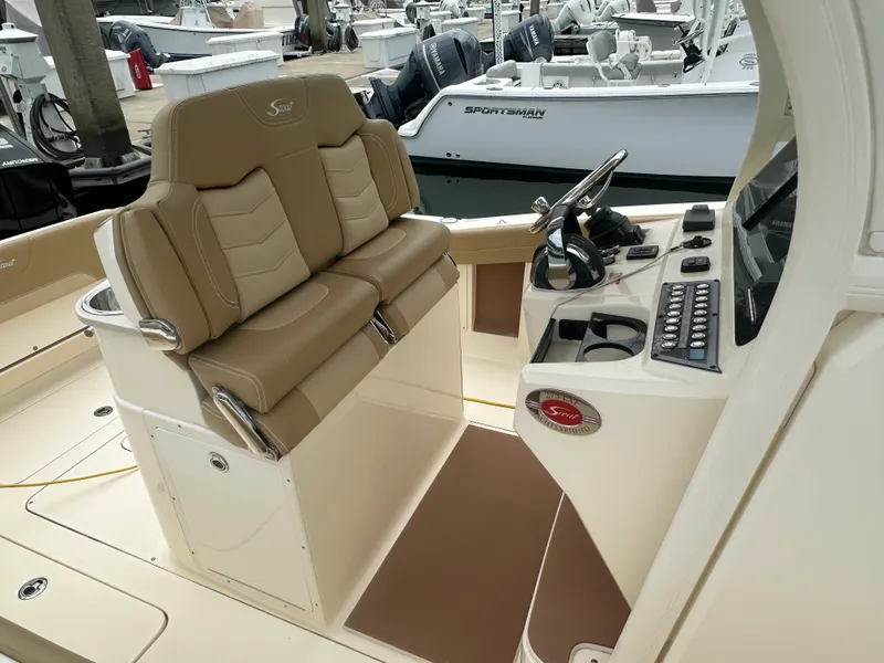 Slide: The Image of Scout 275 LXF 2019 - 9
