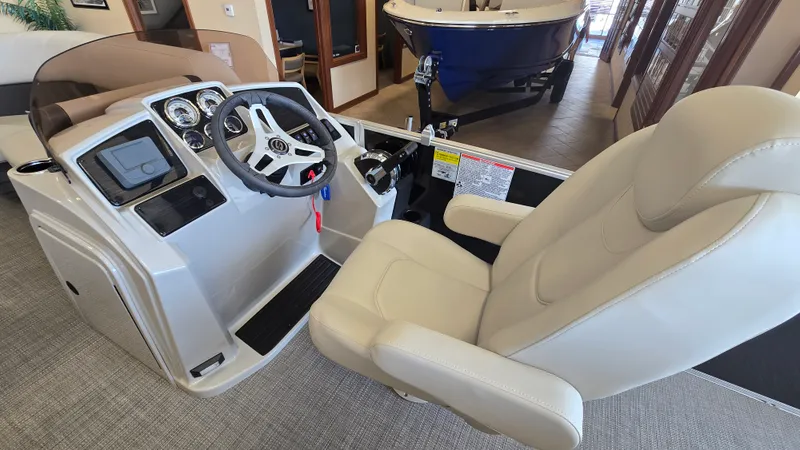 Slide: The Image of Sylvan MIRAGE 822 2025 - 11