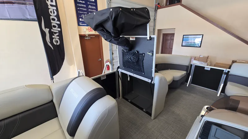 Slide: The Image of Sylvan MIRAGE 822 2025 - 16